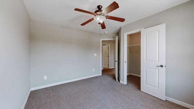 309 Retriever Ct, Clarksville, TN 37043