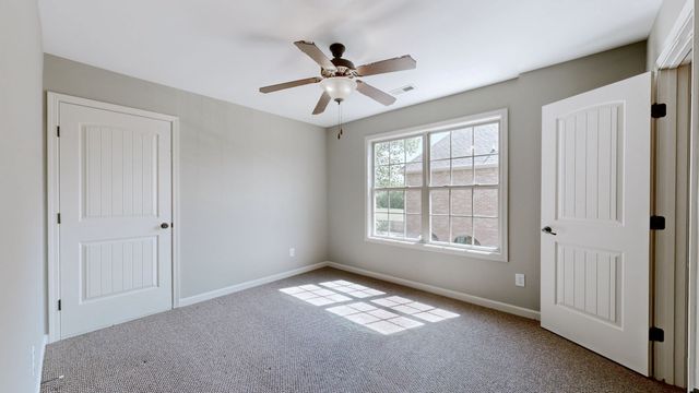 309 Retriever Ct, Clarksville, TN 37043