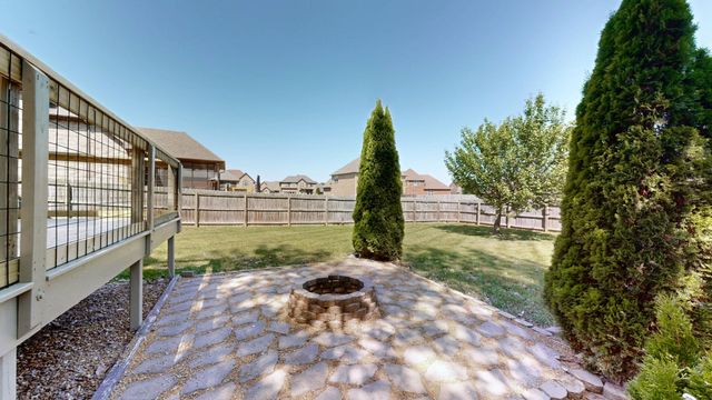 309 Retriever Ct, Clarksville, TN 37043