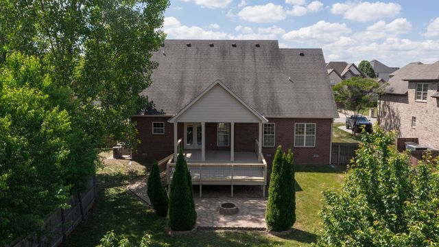 309 Retriever Ct, Clarksville, TN 37043