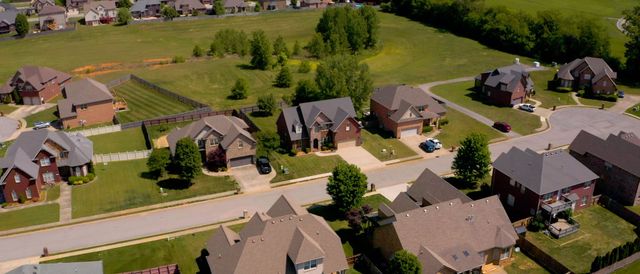 309 Retriever Ct, Clarksville, TN 37043