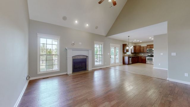 309 Retriever Ct, Clarksville, TN 37043