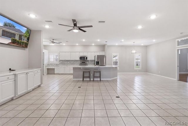 6484 W Cannondale Drive, Crystal River, FL 34429