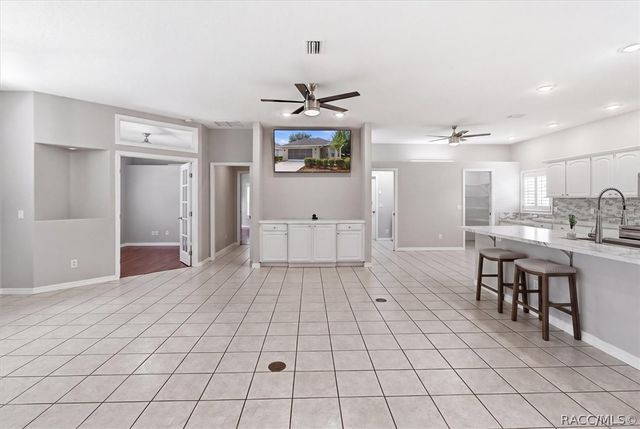 6484 W Cannondale Drive, Crystal River, FL 34429