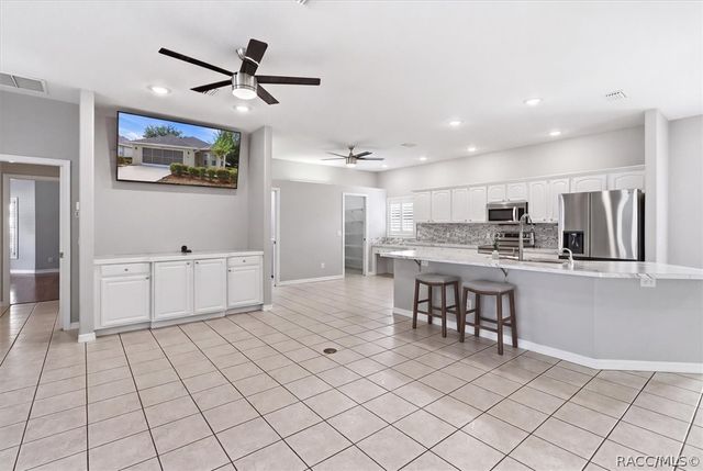 6484 W Cannondale Drive, Crystal River, FL 34429