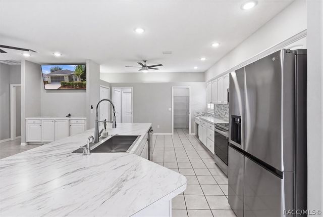 6484 W Cannondale Drive, Crystal River, FL 34429