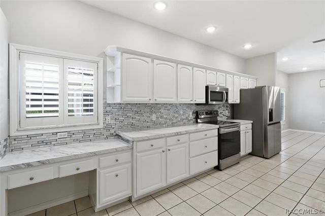 6484 W Cannondale Drive, Crystal River, FL 34429