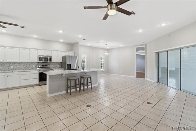 6484 W Cannondale Drive, Crystal River, FL 34429