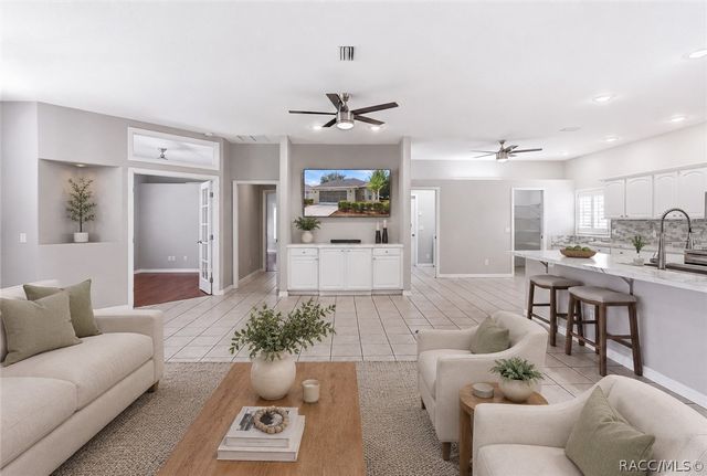 6484 W Cannondale Drive, Crystal River, FL 34429