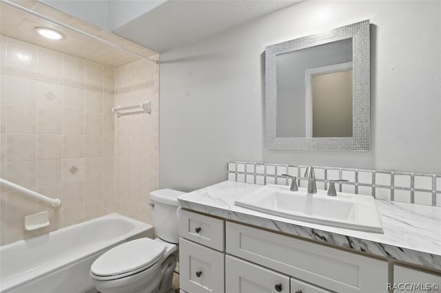 6484 W Cannondale Drive, Crystal River, FL 34429
