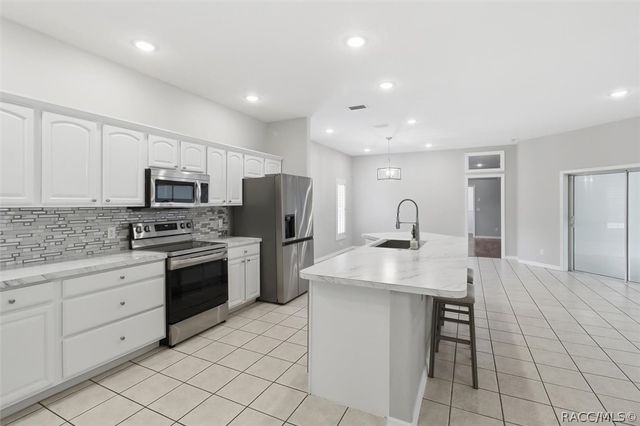 6484 W Cannondale Drive, Crystal River, FL 34429