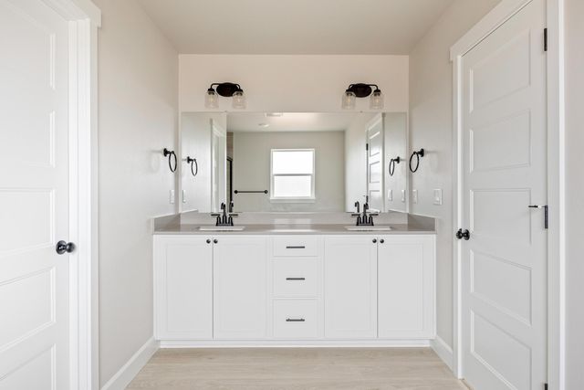 308 NW Monte Vista Avenue 26, Madras, OR 97741