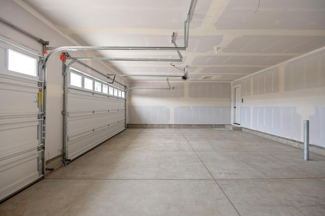 308 NW Monte Vista Avenue 26, Madras, OR 97741