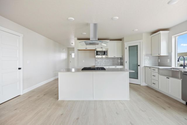 308 NW Monte Vista Avenue 26, Madras, OR 97741