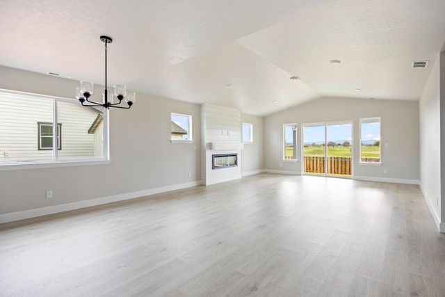 308 NW Monte Vista Avenue 26, Madras, OR 97741