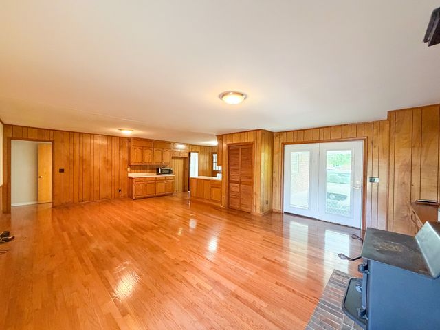 704 1st St, Lawrenceburg, TN 38464