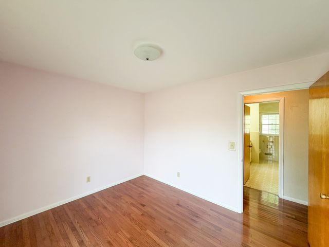 704 1st St, Lawrenceburg, TN 38464