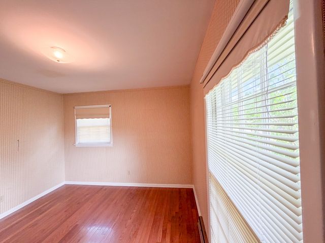 704 1st St, Lawrenceburg, TN 38464