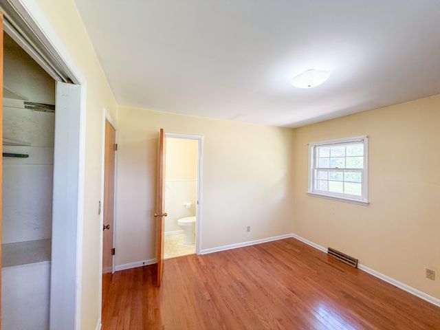 704 1st St, Lawrenceburg, TN 38464