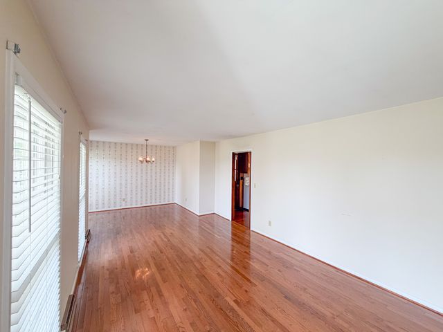 704 1st St, Lawrenceburg, TN 38464