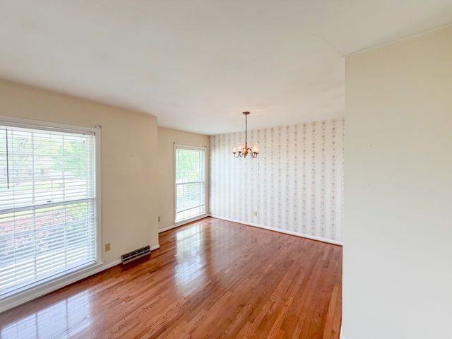 704 1st St, Lawrenceburg, TN 38464