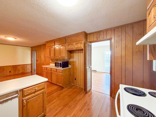 704 1st St, Lawrenceburg, TN 38464