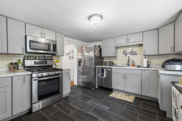 4214 New Texas Rd, Plum Boro, PA 15239