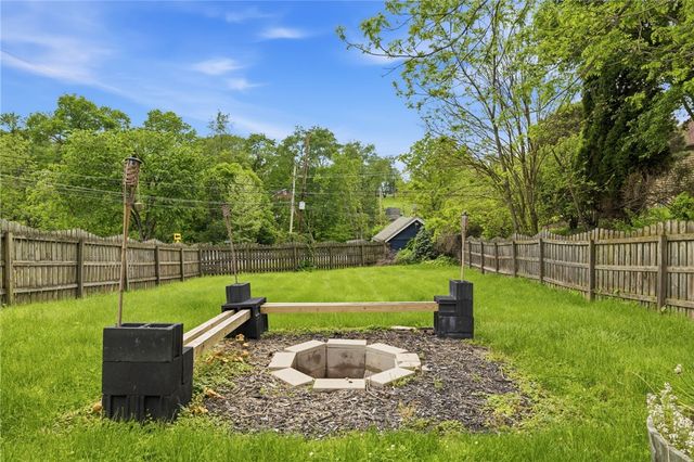 4214 New Texas Rd, Plum Boro, PA 15239