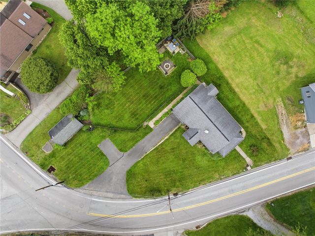 4214 New Texas Rd, Plum Boro, PA 15239