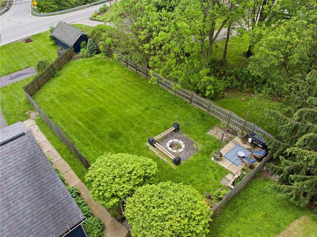 4214 New Texas Rd, Plum Boro, PA 15239