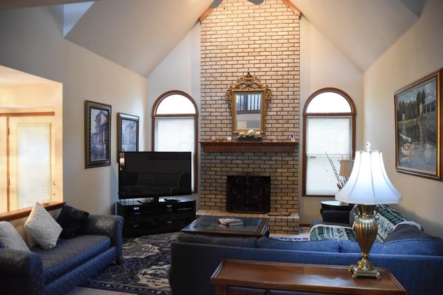 1952 Sherring Court, Reynoldsburg, OH 43068