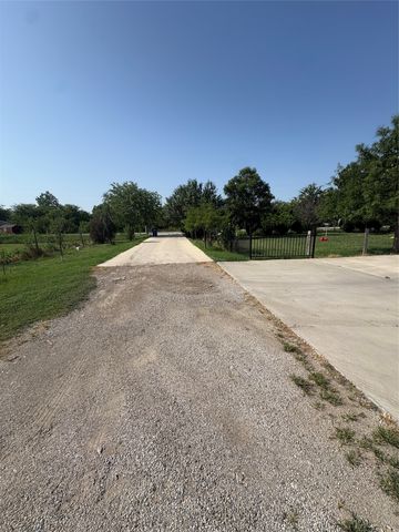 22598 Arapaho Road, Justin, TX 76247