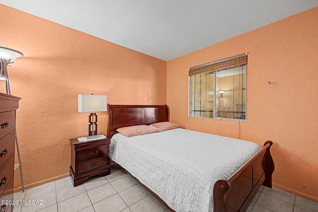1665 W Calle Del Rey, Tucson, AZ 85713