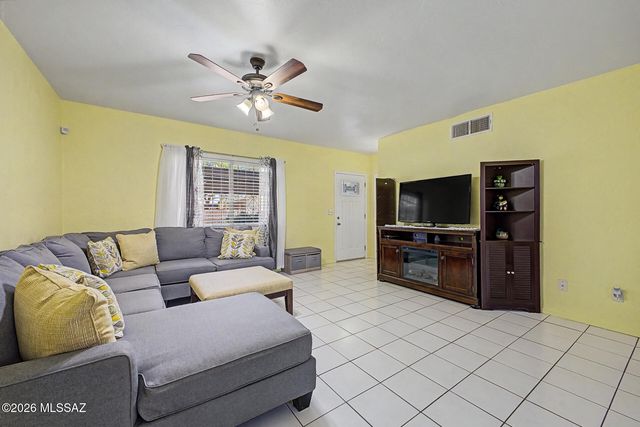 1665 W Calle Del Rey, Tucson, AZ 85713
