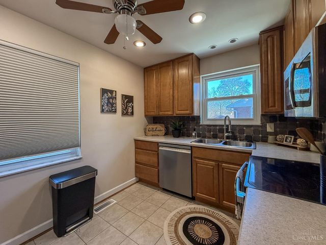 148 Sylvia Lane, Reading, OH 45215