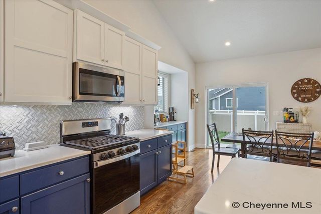 2200 ARROWLEAF DR, Cheyenne, WY 82007