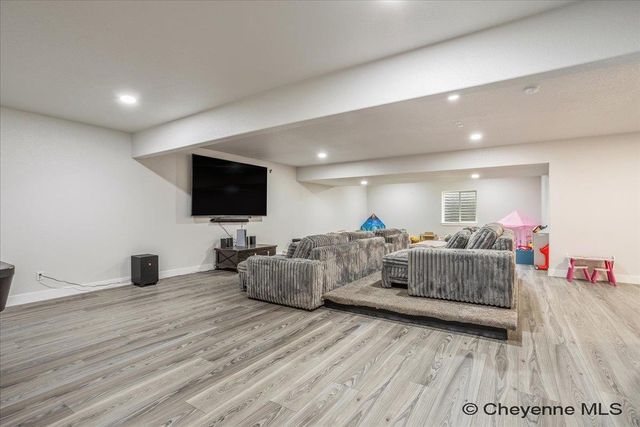 2200 ARROWLEAF DR, Cheyenne, WY 82007