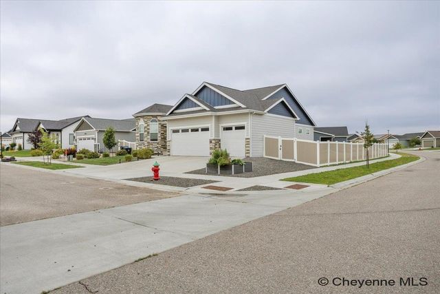 2200 ARROWLEAF DR, Cheyenne, WY 82007