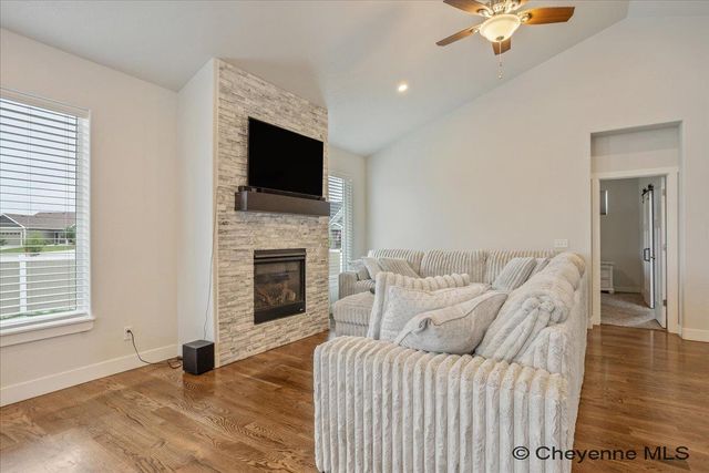 2200 ARROWLEAF DR, Cheyenne, WY 82007