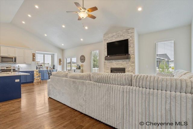 2200 ARROWLEAF DR, Cheyenne, WY 82007