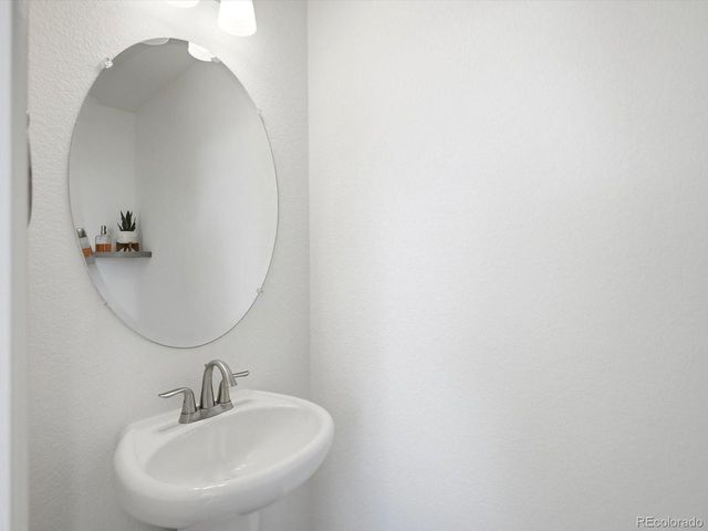 3905 Windwood Dr, Johnstown, CO 80534