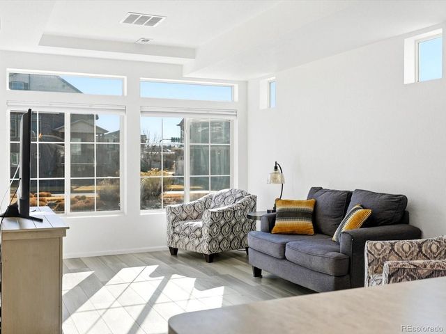 3905 Windwood Dr, Johnstown, CO 80534