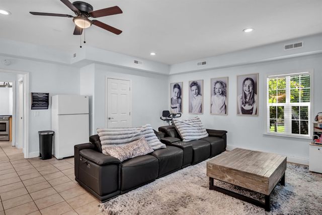 5401 Banbury Cross Rd, Shingle Springs, CA 95682