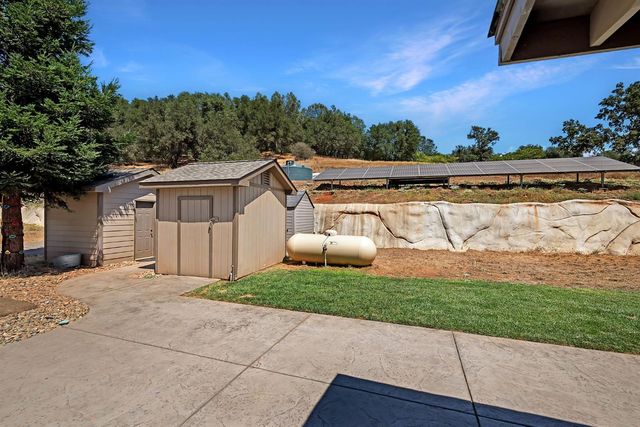 5401 Banbury Cross Rd, Shingle Springs, CA 95682