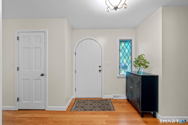 15 Camille Lane, Simsbury, CT 06092