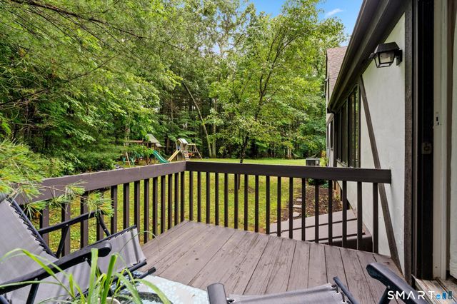 15 Camille Lane, Simsbury, CT 06092