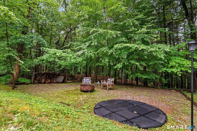 15 Camille Lane, Simsbury, CT 06092