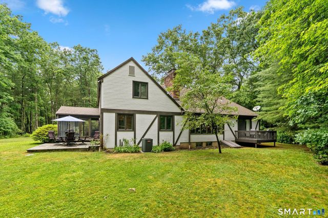 15 Camille Lane, Simsbury, CT 06092