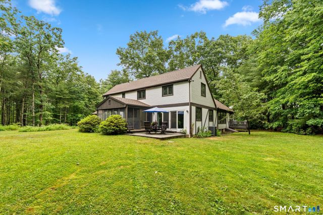 15 Camille Lane, Simsbury, CT 06092