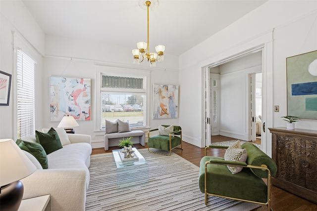 2264 Lipscomb Street, Fort Worth, TX 76110